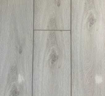 картинка Ламинированные полы Royce, коллекция Focus, декор Дуб Карибский 8,0/33/1382/193 1 сорт от магазина ТНП