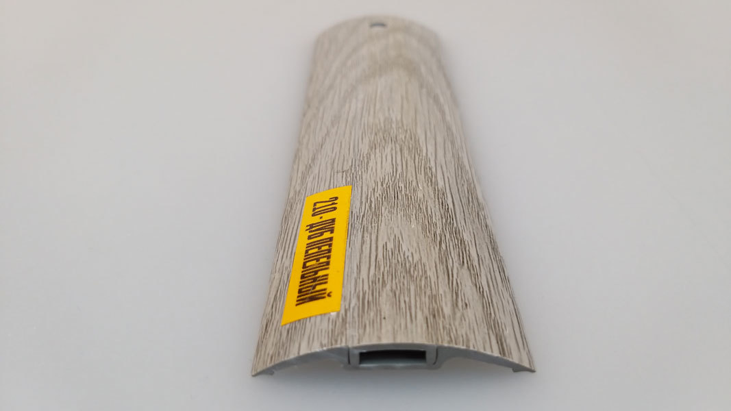 картинка Порог с монтажным каналом 42мм 1,6м "Идеал", 210 Дуб пепельный от магазина ТНП