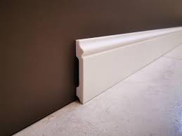 картинка Плинтус напольный полимерный UHD04/120 на клей, белый, L2.4м от магазина ТНП